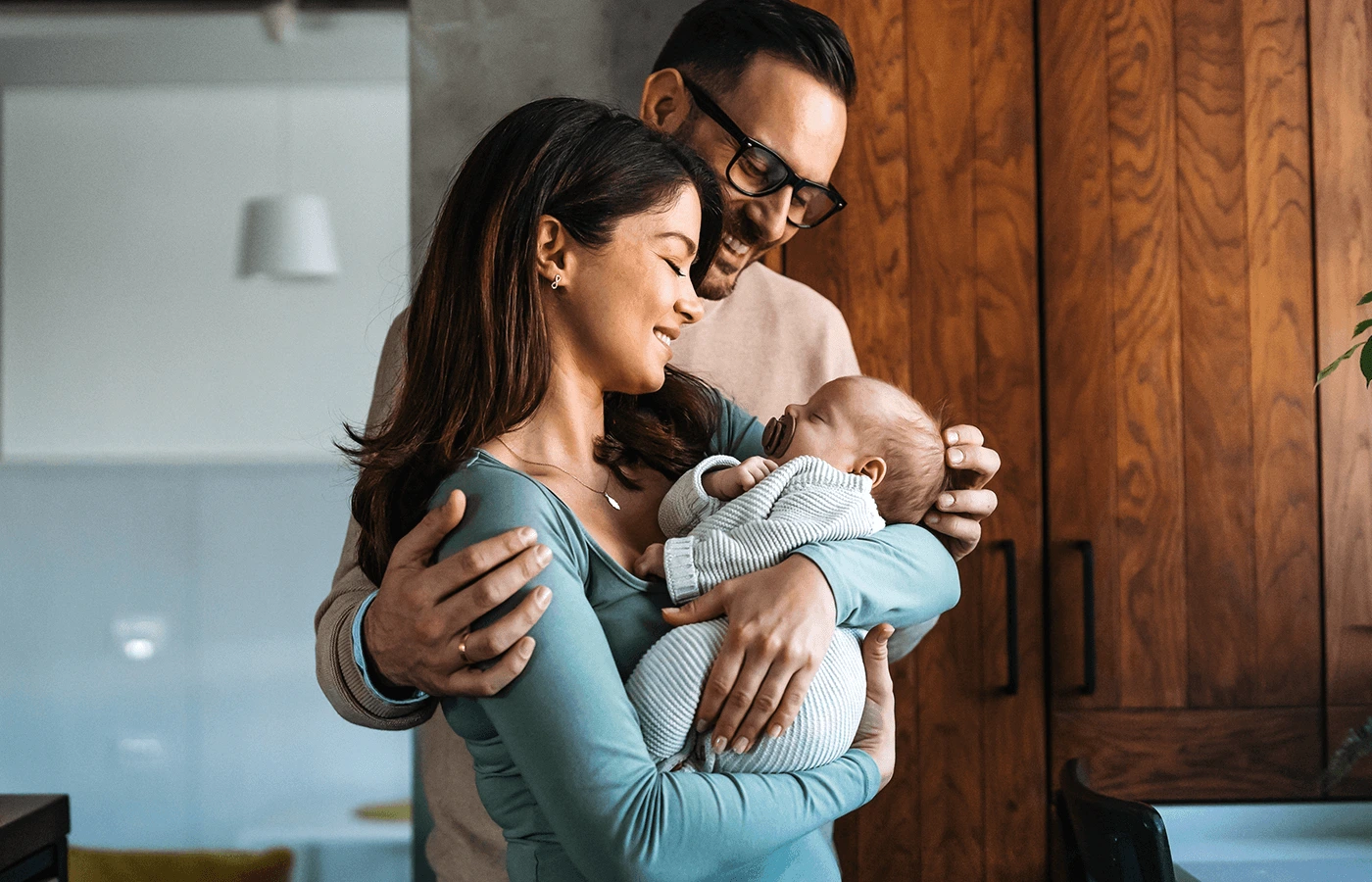 padres con hijo recien nacido